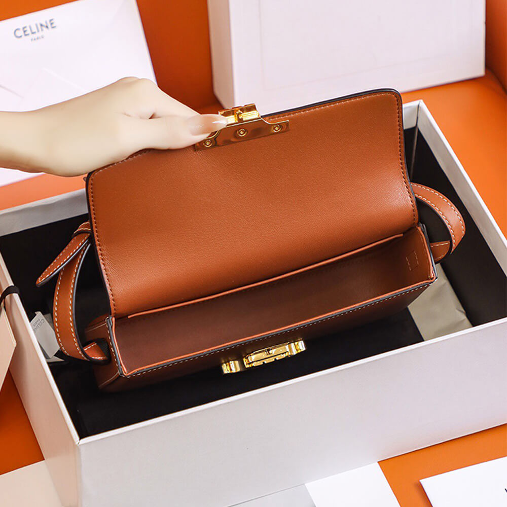 CELINE TRIOMPHE SHOULDER BAG 