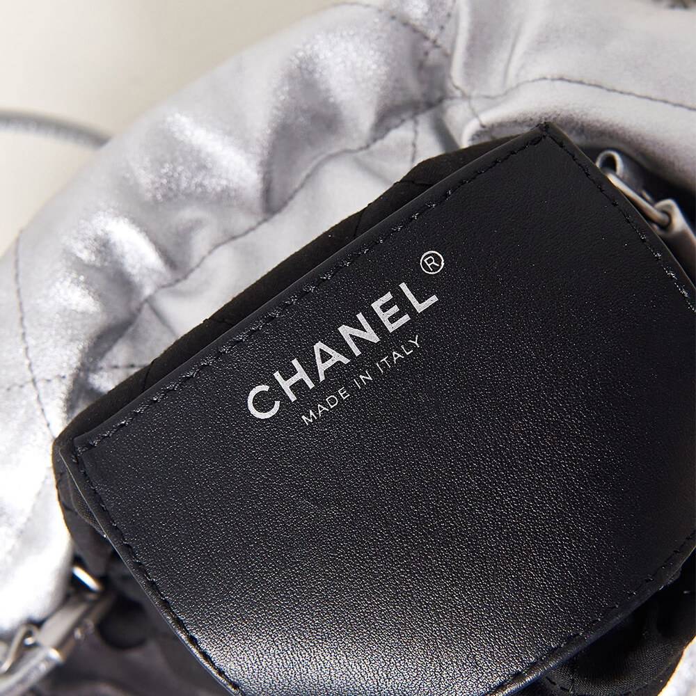 CHANEL 22 MINI HANDBAG AS3980 B14407 94305