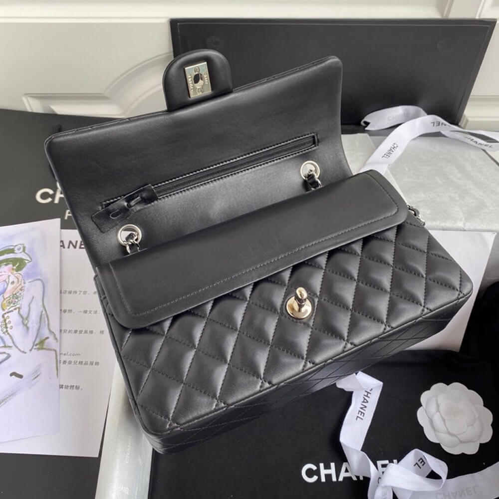 CHANEL CLASSIC HANDBAG 