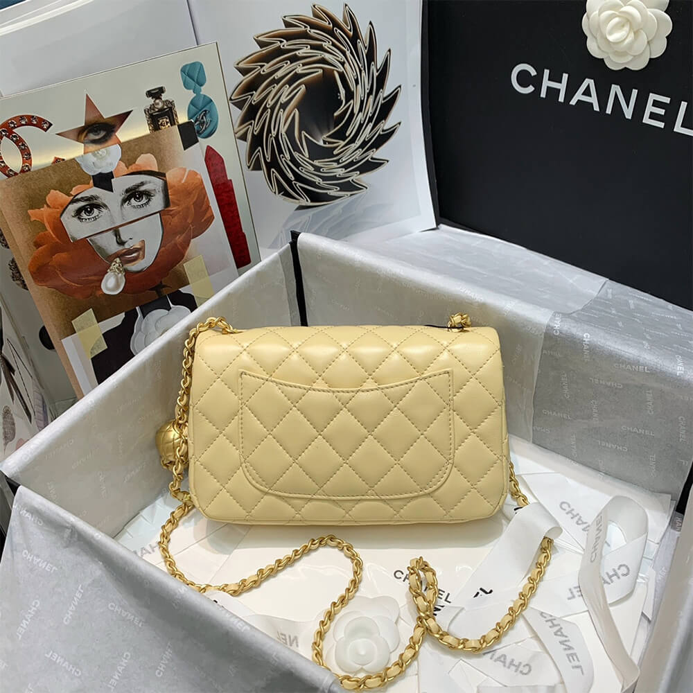 CHANEL Classic Flap Shoulder Bag 