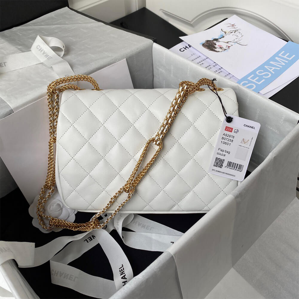 CHANEL FLAP BAG 