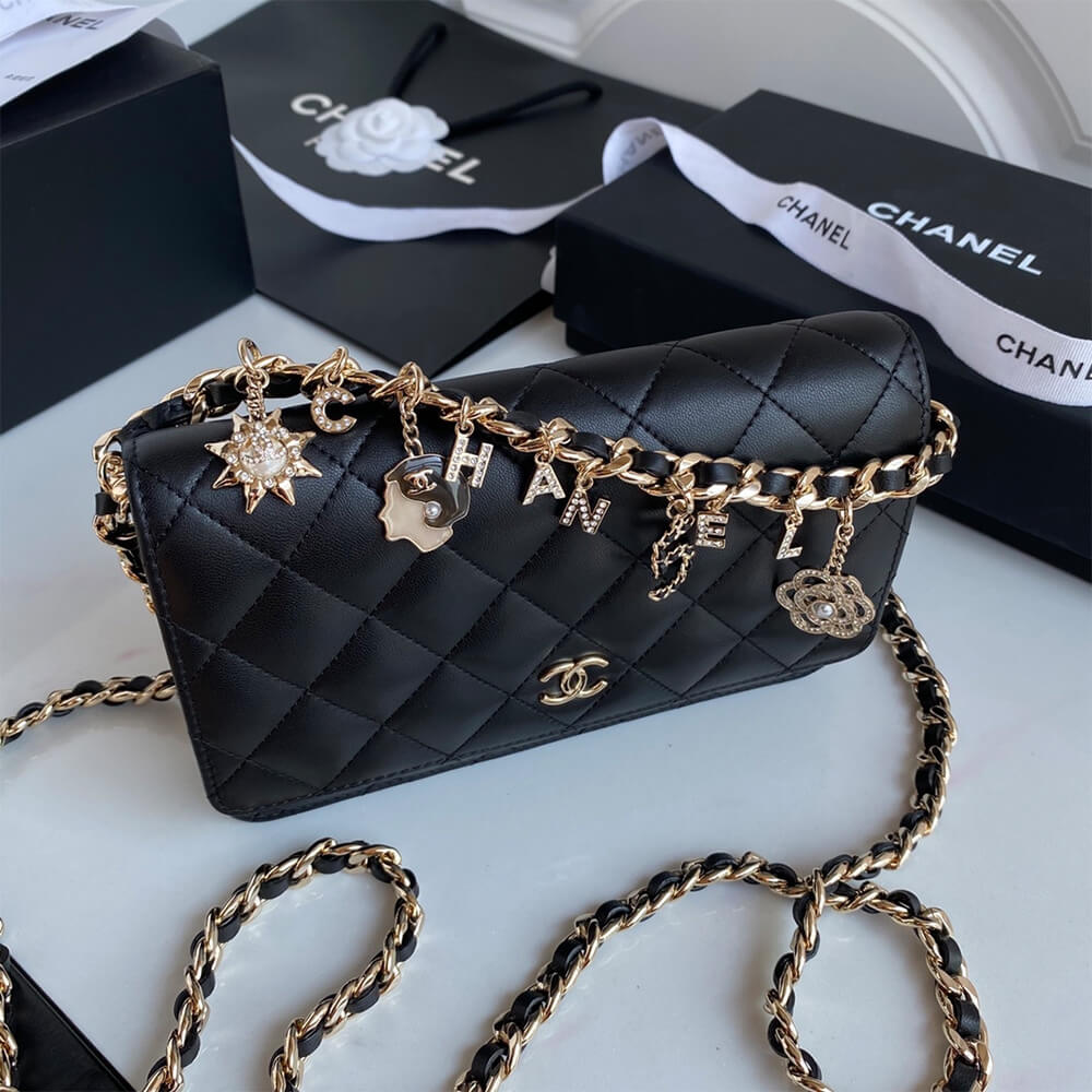 CHANEL Wallet on Chain AP1960