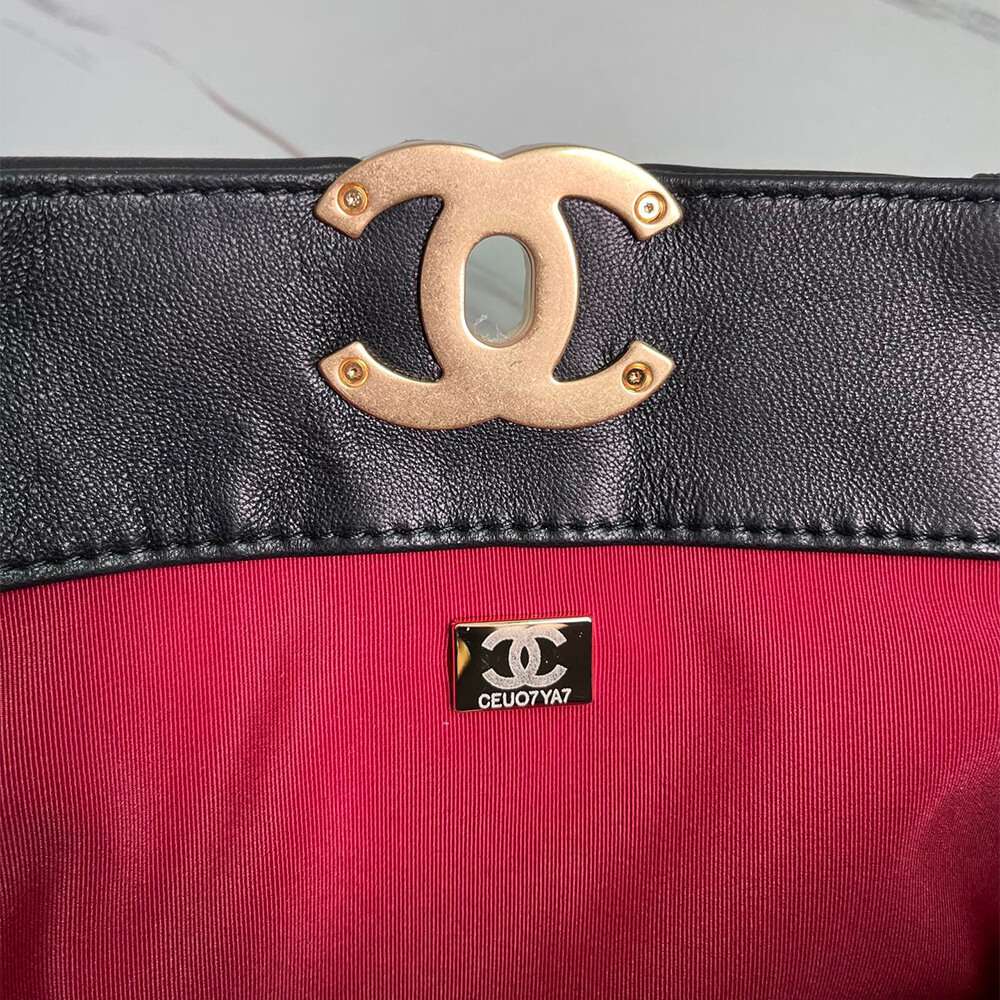 Chanel shopping bag 3519