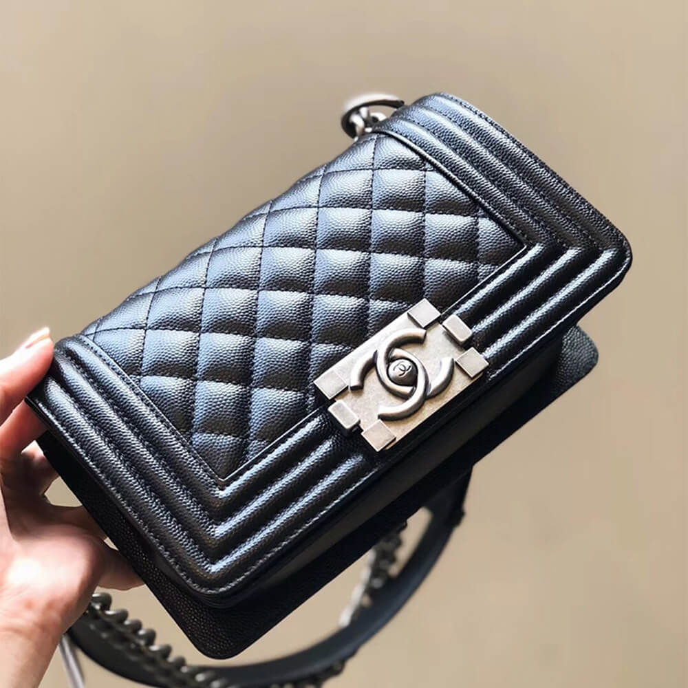 SMALL BOY CHANEL HANDBAG A67085 Y09953 94305