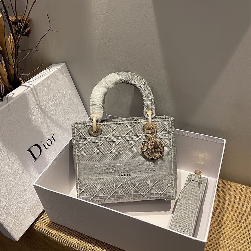 DIOR MEDIUM LADY D-LITE BAG 