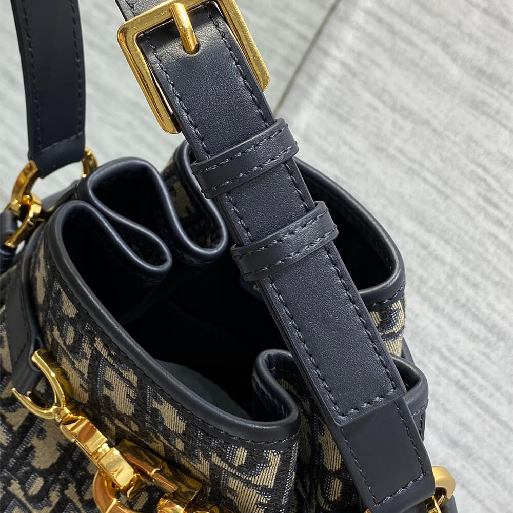 Medium C’est Dior Bag M2271