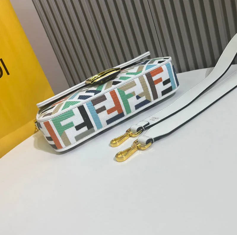 FENDI Classic Baguette