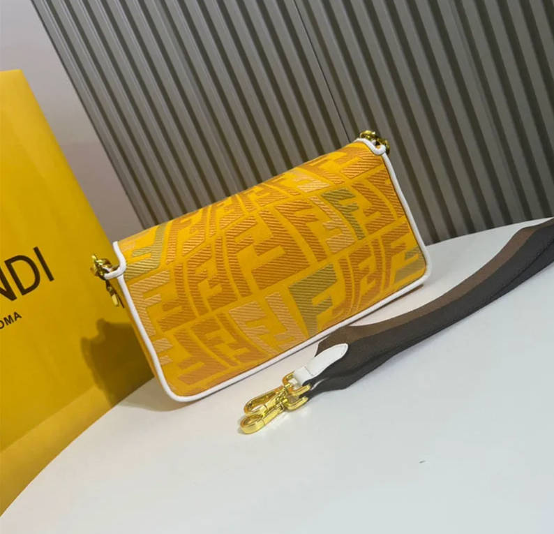 FENDI Classic Baguette