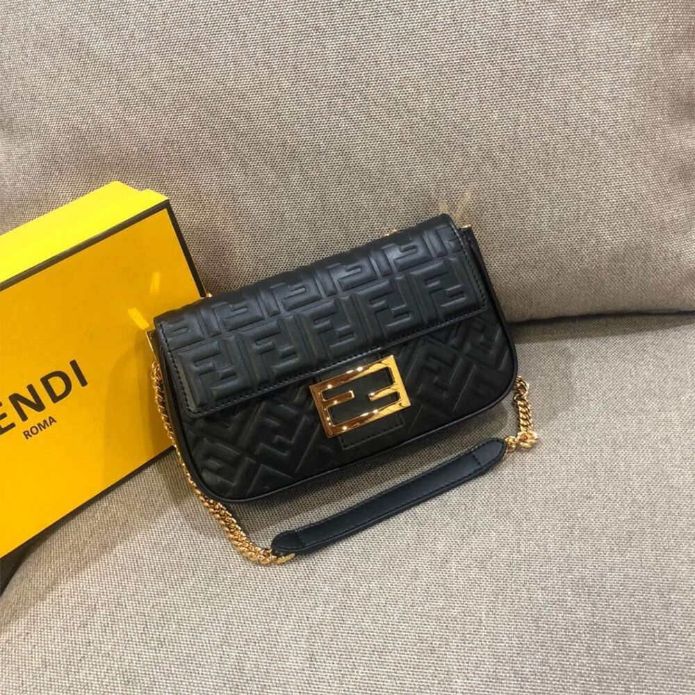 Fendi Baguette Chain Midi 