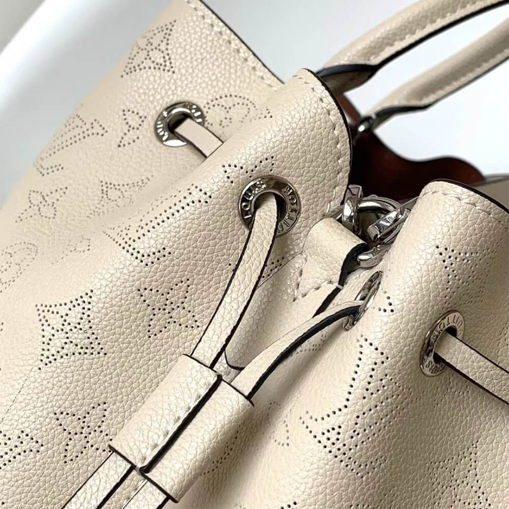 LV Bella Tote M59203