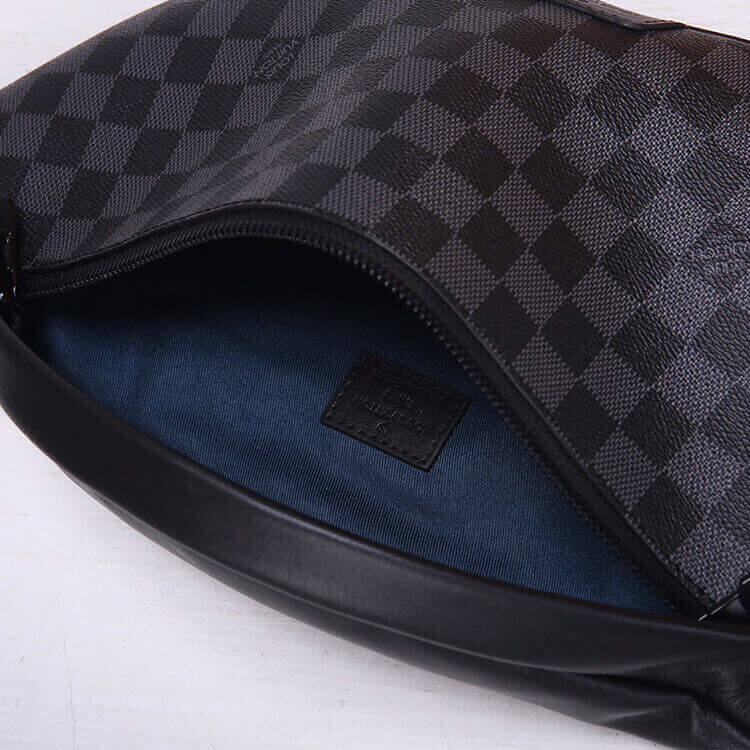 LV Discovery Bumbag N40187