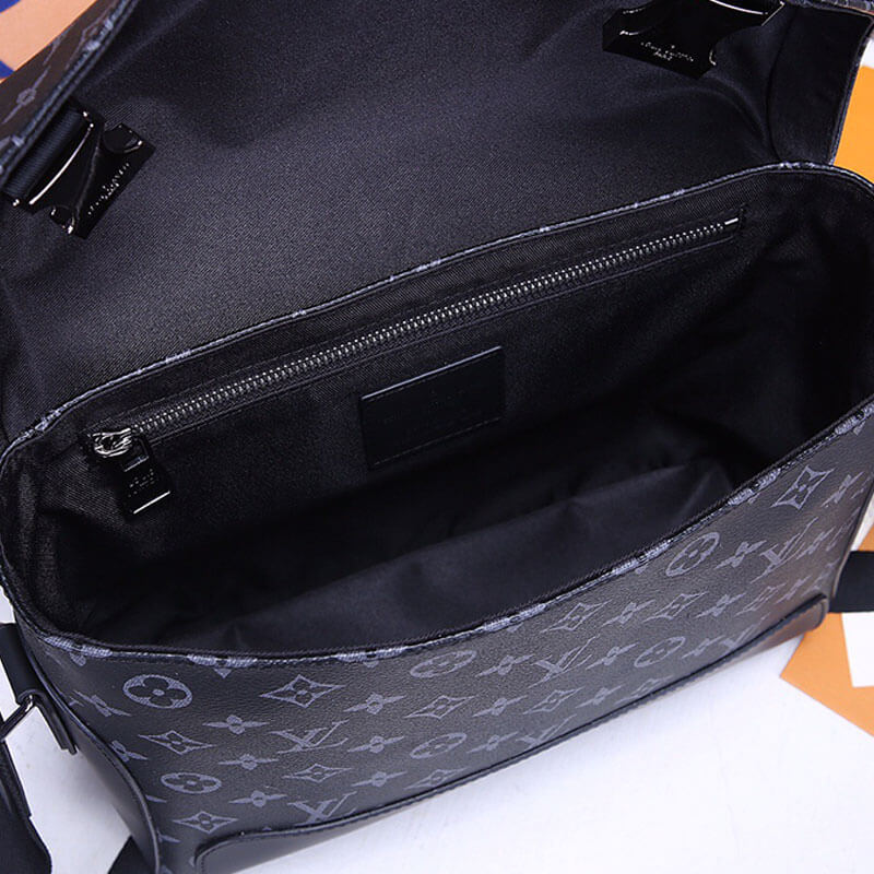 LV Messenger PM Voyager Bag M40511