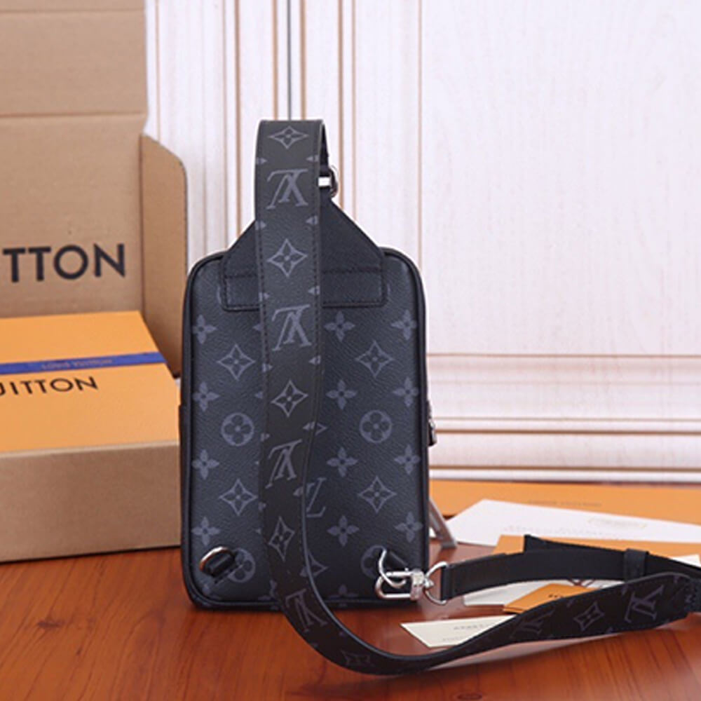 LV OUTDOOR SLINGBAG M30741