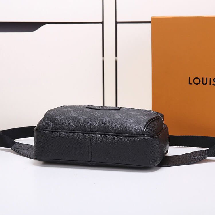 LV Outdoor Bumbag M30245