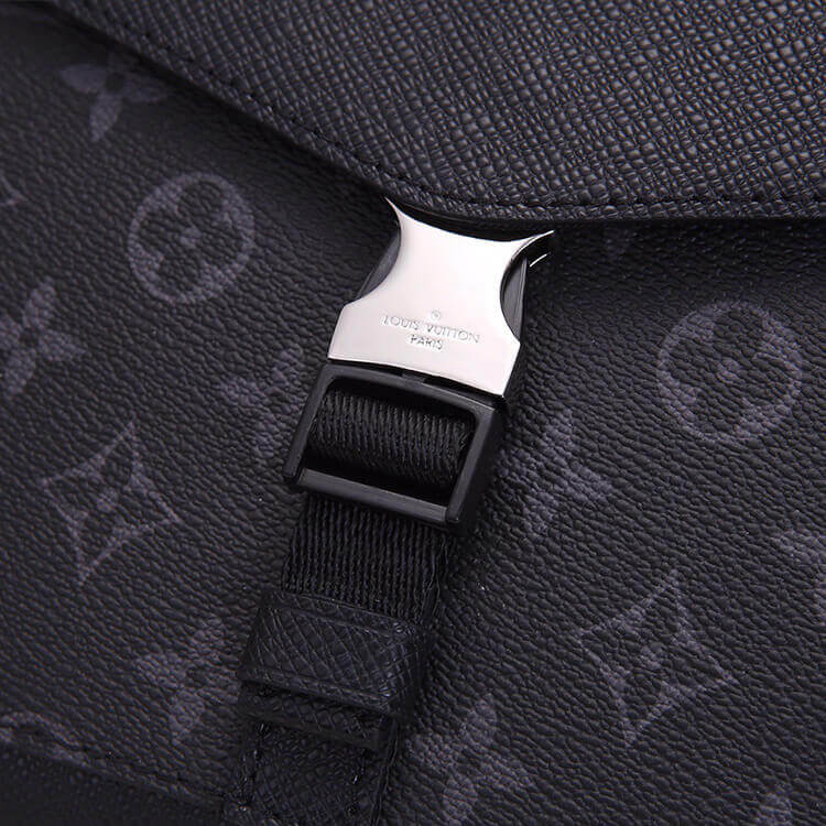 LV Outdoor Flap Messenger M30413