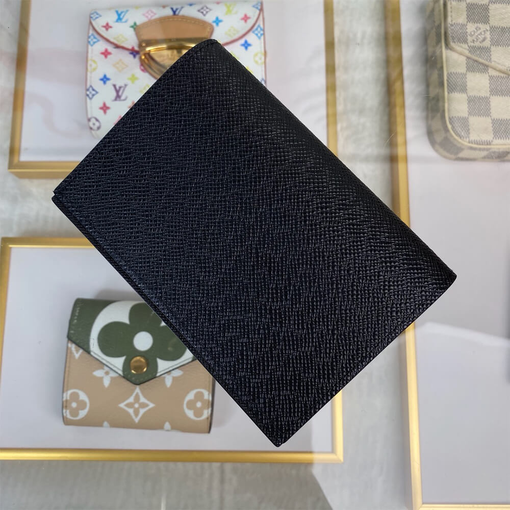 LV PASSPORT COVER 