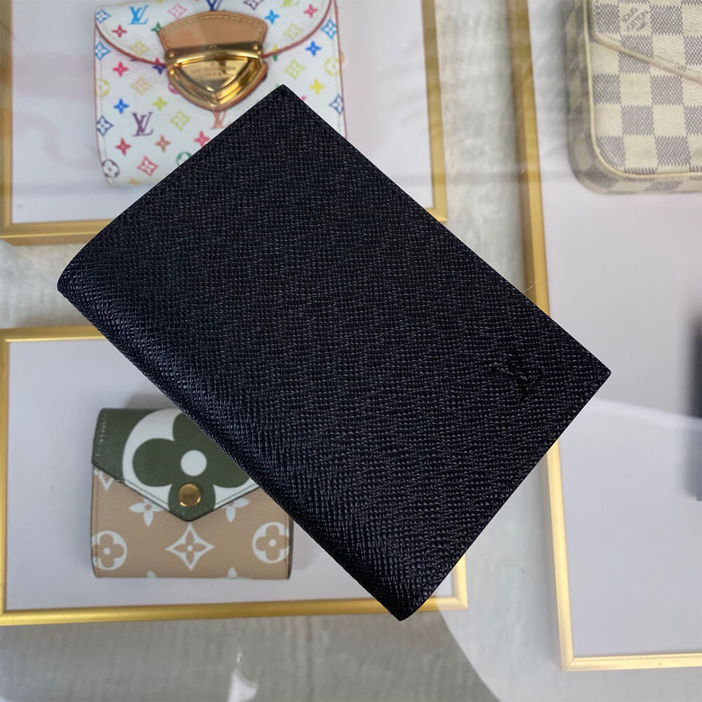 LV PASSPORT COVER 