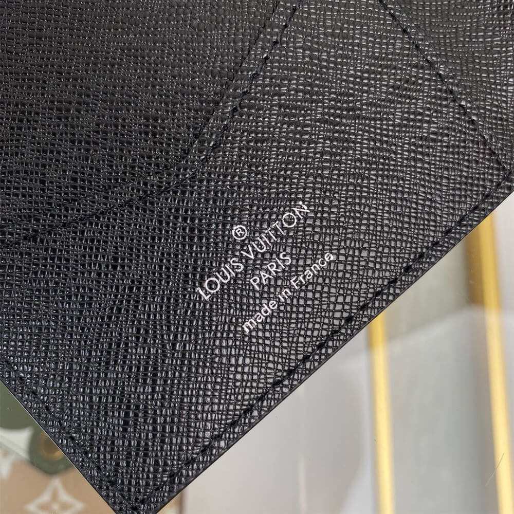 LV PASSPORT COVER 