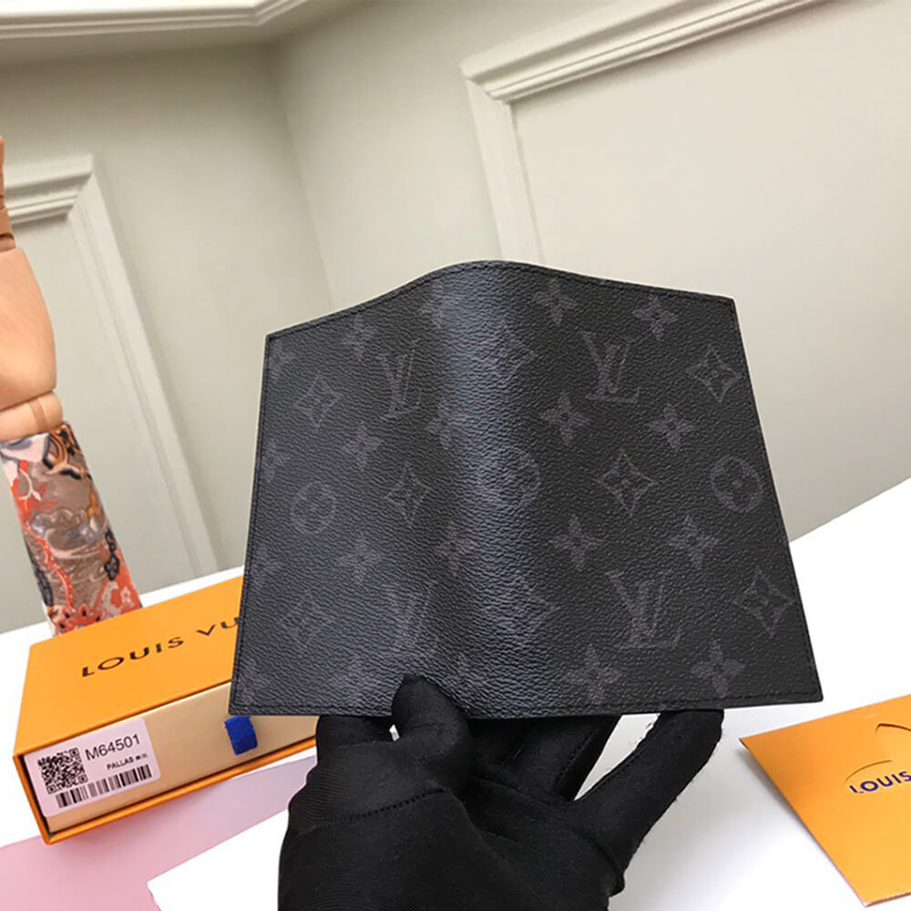 LV PASSPORT COVER 