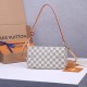 LV Pochette Accessoires N41207