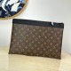 LV Pochette Discovery GM M69411