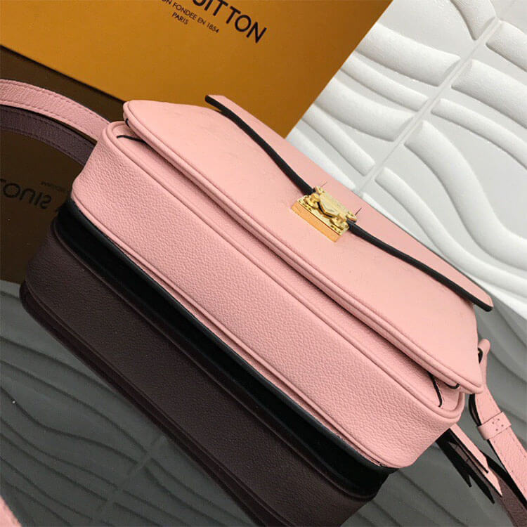 LV Pochette Metis Handbag M41487