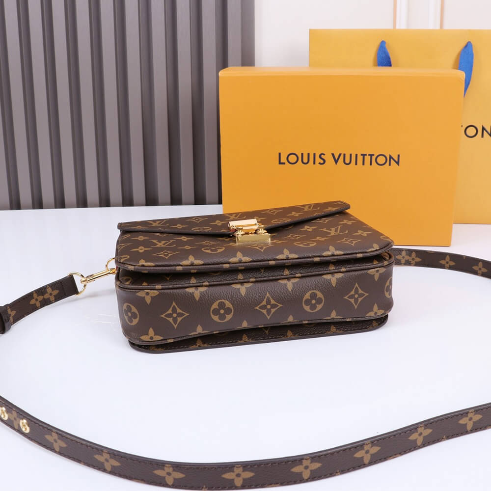 LV Pochette Métis M44875