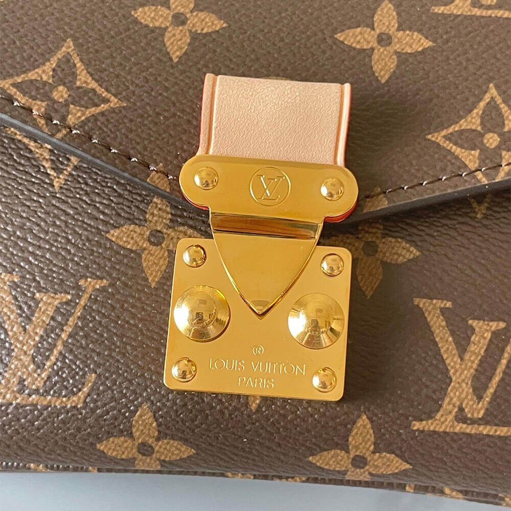 LV Pochette Métis East West M46279