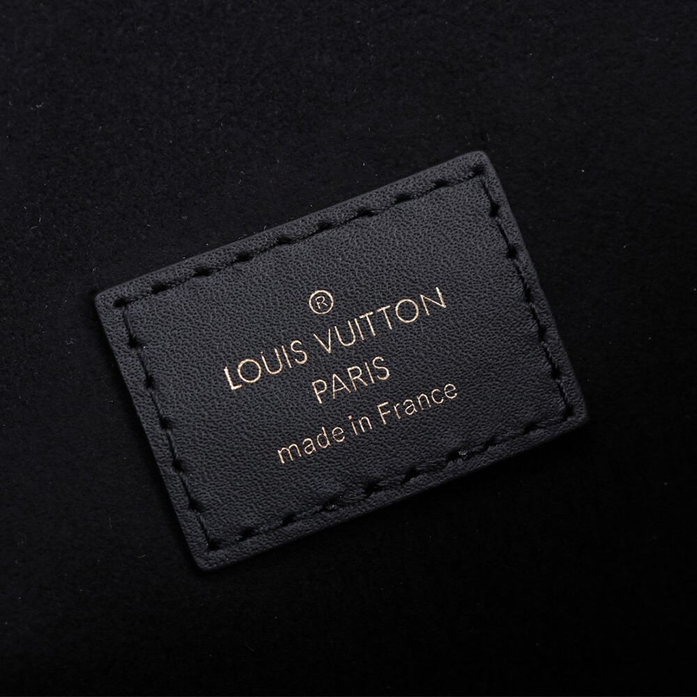 LV Pochette Métis M44876