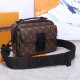 LV S LOCK MESSENGER M45806