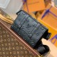 LV TRUNK SLINGBAG M57952